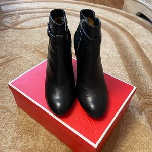 Women express black boots size 8 Coach